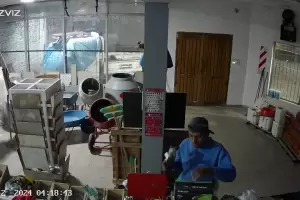 Robo en un Corraln qued registrado por las cmaras de seguridad