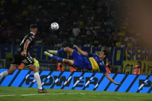As fue el golazo de tijera de Cavani en el triunfo de Boca ante Central Norte