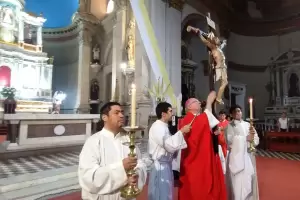 El Obispo presidi la Celebracin de la Pasin del Seor y la Adoracin de la Santa Cruz