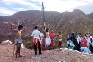 Tinogasta: El Va Crucis Viviente en el Calvario de La Puntilla, se experiment con gran emocin