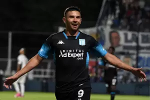 Con hat-trick de Adrin Martnez, Racing derrot a Central Crdoba de Santiago del Estero