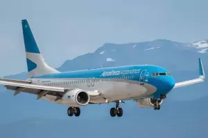 El Gobierno busca destrabar el conflicto y negocia con Aerolneas Argentinas