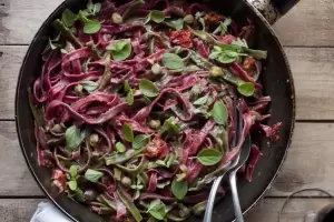 Paso a Paso: Cmo hacer fideos de remolacha con pocos ingredientes?, mir la receta