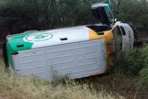 Una ambulancia que sali desde Catamarca volc en Crdoba