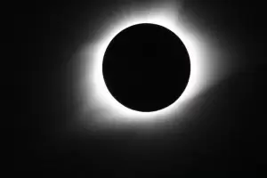 La NASA lanzar� tres cohetes-sondas para estudiar c�mo el eclipse solar total afecta la atm�sfera