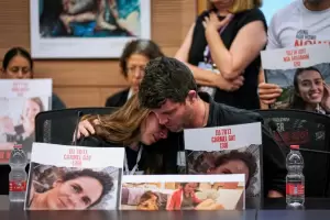 Familiares de rehenes libran una carrera contrarreloj a seis meses del inicio de la guerra en Gaza