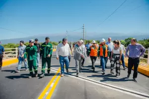 A un a�o del cierre, rehabilitaron oficialmente el puente de Sumalao
