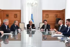 Ley mnibus: El gobierno vuelve a recibir a Pichetto y a Diputados de su bloque