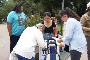 El Polo Obrero junt firmas contra el cierre de Tlam