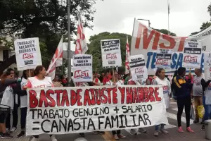 El MST se moviliza contra el "plan de hambre de Milei"