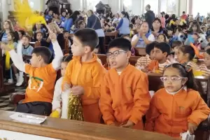Alegre y colorido en el homenaje de los jardines de infantes a la Virgen