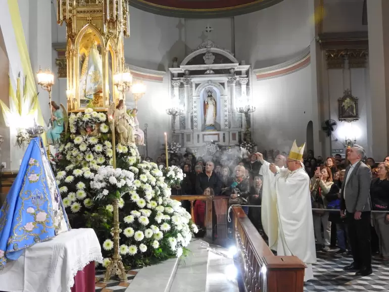 El Obispo en la Misa Solemne "Que podamos encontrar en la Virgen cobijo, consuelo, esperanza"