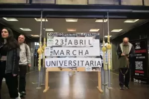Se suman universidades privadas a la marcha en defensa de la Educacin Pblica