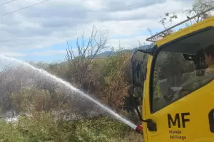 Sofocan incendio forestal en Fray Mamerto Esqui