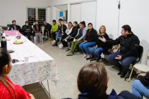 Salud se reuni con vecinos del Norte de la Capital por el dengue