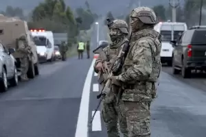 Chile decret� el toque de queda en tres comunas tras el asesinato de tres carabineros