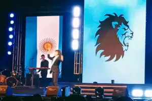 Estoy soltero, as fue la imitacin de Ftima Florez de Milei despus de la separacin