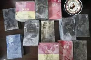 Hallan abandonados perfumes importados robados