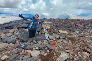 Rcord: A los 10 aos hizo cumbre en el volcn San Francisco, en los Seismiles
