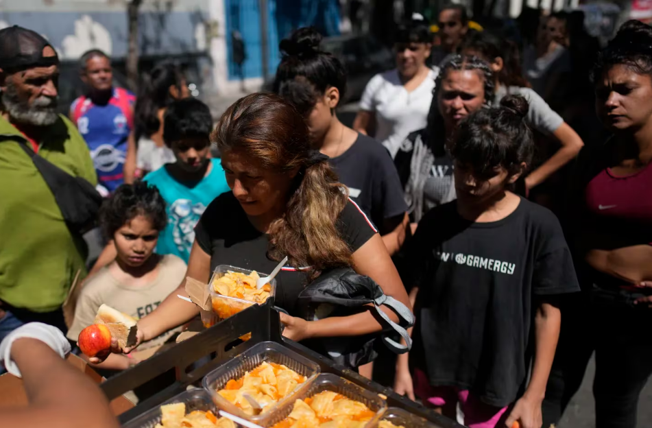 El Ejército Repartirá De Forma Urgente Los Alimentos Almacenados Que Están Por Vencer La Unión 8431