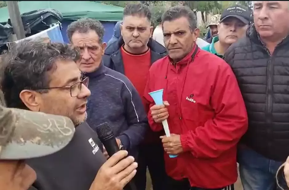 Asamblea de los Autoconvocados policiales durante el acampe