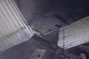 Un voraz incendio consumi una vivienda