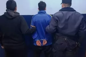 Detuvieron a un joven tras robar dinero en efectivo de un colectivo de larga distancia