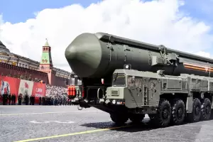 Alarma: Rusia anuncia ejercicios nucleares ante la amenaza francesa de enviar tropas a Ucrania