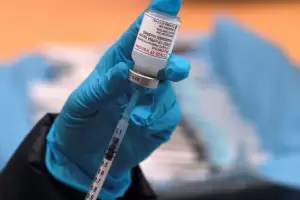 La Comisin Europea detiene la comercializacin de la vacuna de AstraZeneca contra el covid