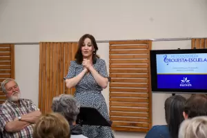 Presentan un libro sobre la metodologa de la orquesta-escuela