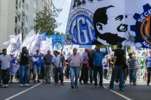 La CGT marchar contra el Gobierno mientras negocia reformas laborales