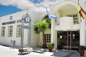 Por el paro general, el Concejo Deliberante de la Capital no sesion