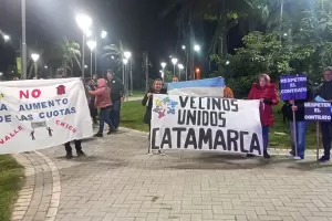 Reunin de los vecinos de Valle Chico, en contra del "abusivo" aumento de las cuotas de las viviendas