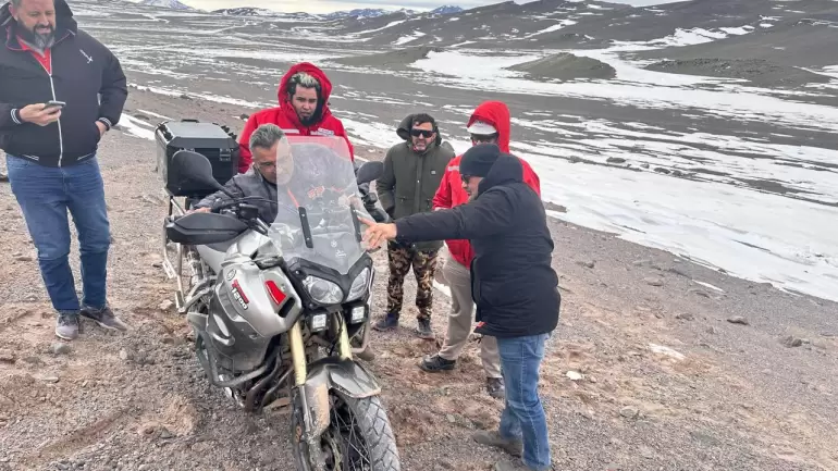 turista auxilio minero