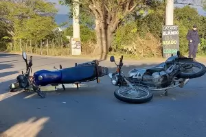 Motociclistas resultaron heridos en un siniestro vial