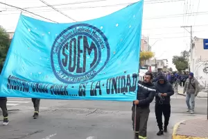 El SOEM march por las calles de la Capital para reclamar por un aumento salarial del 50%