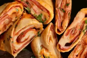 Pizza rellena enrollada: la mejor receta para hacer strmboli en tu casa