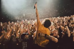 Louis Tomlinson en Vlez: expectativa por la posible reunin de dos One Direction si sube a cantar Liam Payne