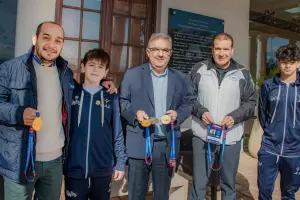 Jalil recibi a gimnastas medallistas en Per