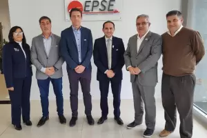 Jalil visit la fbrica de Paneles Solares en San Juan y se abren perspectivas de trabajo conjunto