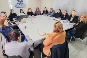 Salarios docentes: la Provincia acord un nuevo incremento y bono para mayo y junio