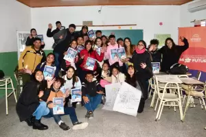 Construyendo Mi Futuro visit a estudiantes de la Escuela Secundaria n 27