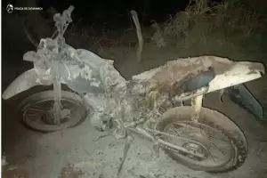 Le prendi fuego a una motocicleta y termin detenido