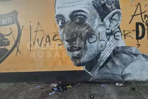 "Vas a volver?": vandalizaron el mural de Di Mara en el club que lo vio nacer
