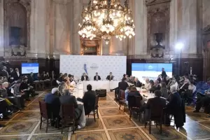 Ley Bases: el oficialismo no consigui las firmas para obtener dictamen y el debate pas a cuarto intermedio