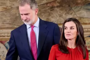 Escndalo en la corona espaola tras la filtracin de las supuestas infidelidades de Letizia a Felipe VI