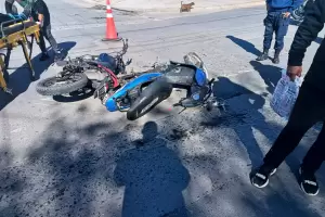 Dos motociclistas resultaron heridos tras siniestro vial