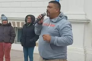 Arvalo contra Saadi:  "La postura del capricho, no sirve"