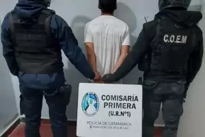 Aprehendieron a un joven sospechado de arrebatar un celular