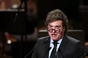 Milei apunt contra dos de sus ex asesores y los tild de "traidores"